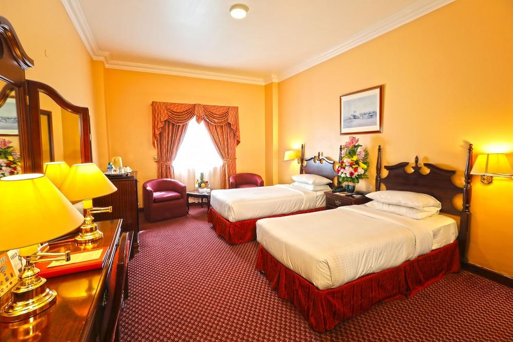 Delmon International Hotel Manama Exterior photo